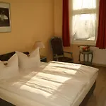 Hotel Larat 3*